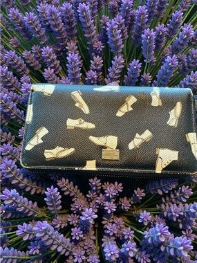 Dolce & Gabbana Black Wallet with Ivory Shoe Print. Perfect for Dad’s Day.